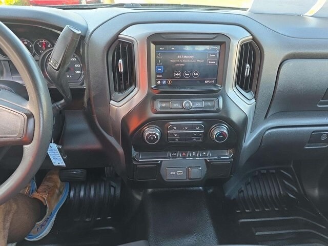 2021 Chevrolet Silverado 1500 photo 3