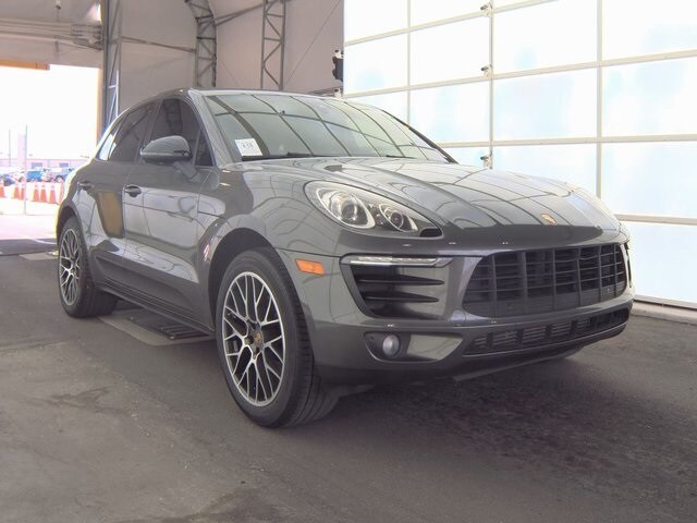 2018 Porsche Macan photo 2