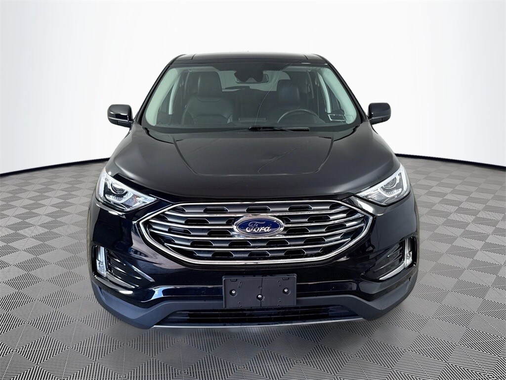 2022 Ford Edge SEL photo 3