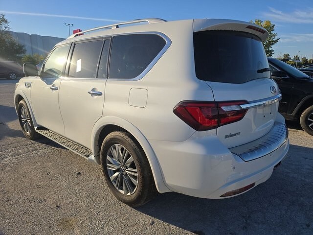 2022 Infiniti QX80 Luxe photo 3