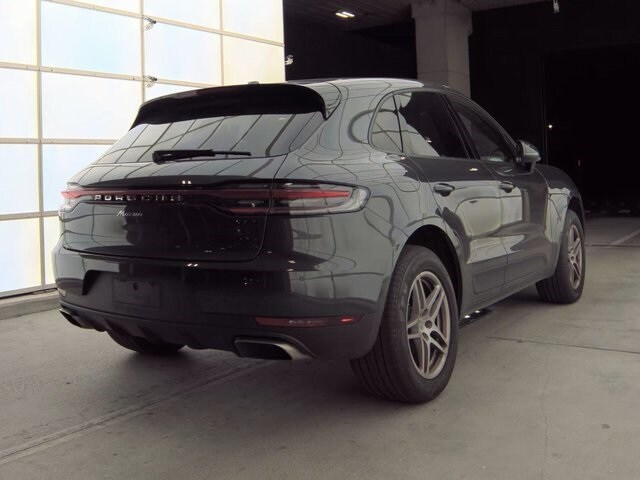 2021 Porsche Macan Base photo 2