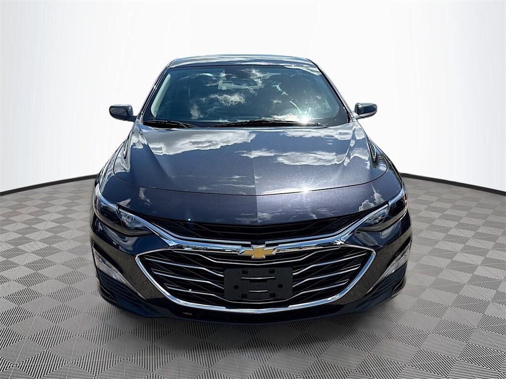 2023 Chevrolet Malibu 1LT photo 2