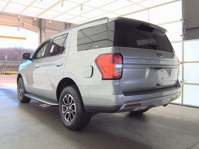 2023 Ford Expedition XLT photo 4