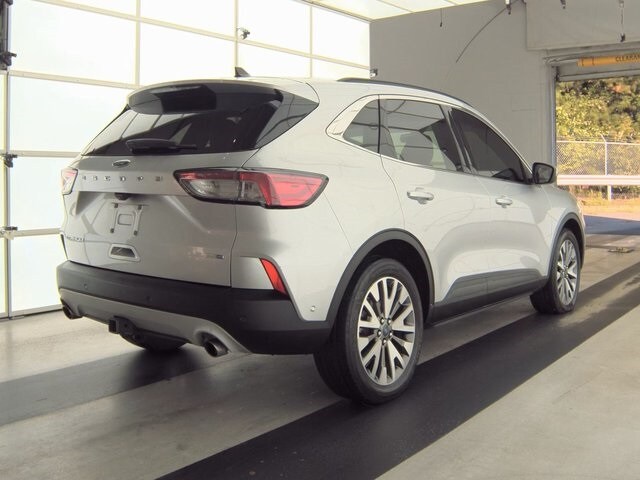 2020 Ford Escape Titanium photo 2