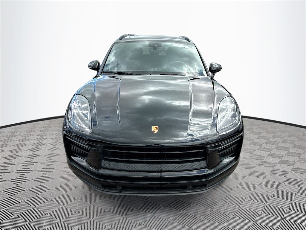 2022 Porsche Macan S photo 2