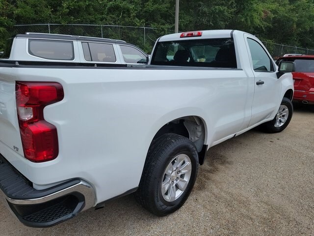 2023 Chevrolet Silverado 1500 photo 2