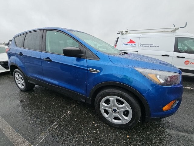 2019 Ford Escape S photo 2