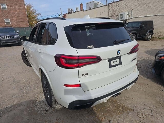 2022 Bmw X5 M50i photo 2