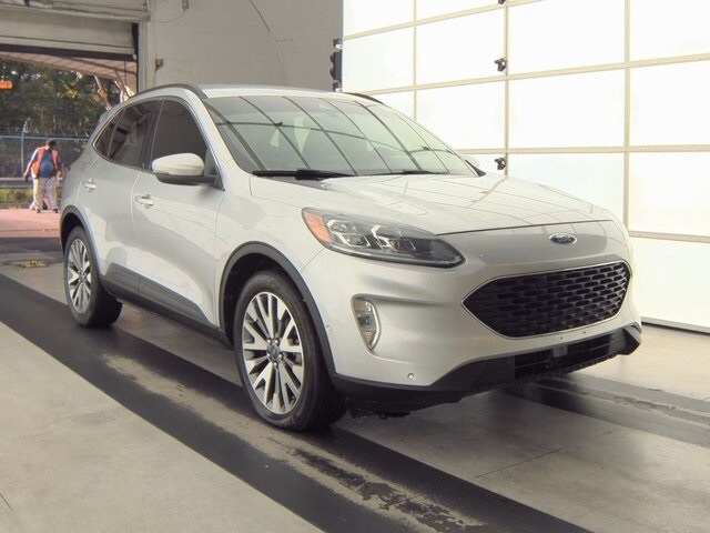 2020 Ford Escape Titanium photo 3