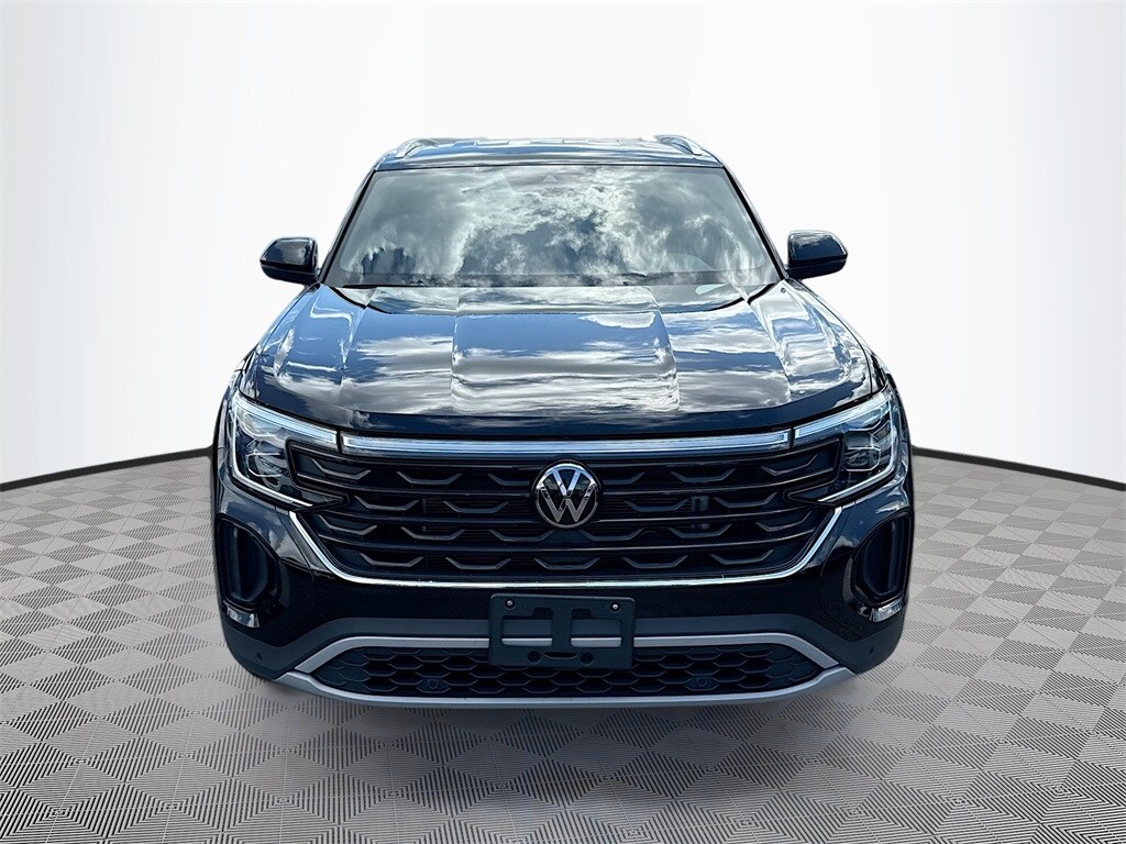 Used 2024 Volkswagen Atlas Cross Sport 2.0T SE w/Technology SUV