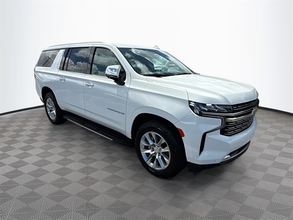 2023 Chevrolet Suburban Premier photo 3