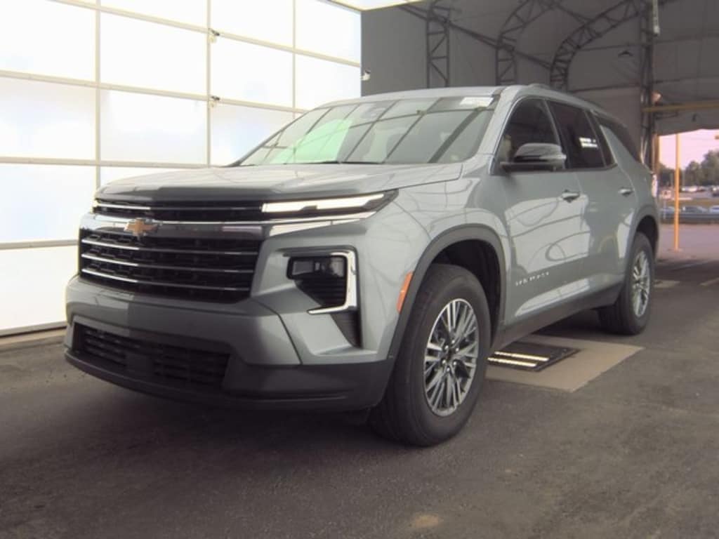 Used 2024 Chevrolet Traverse LT SUV