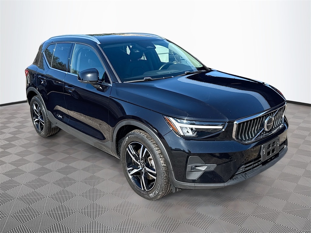 Used 2023 Volvo XC40 B5 Plus Bright Theme SUV