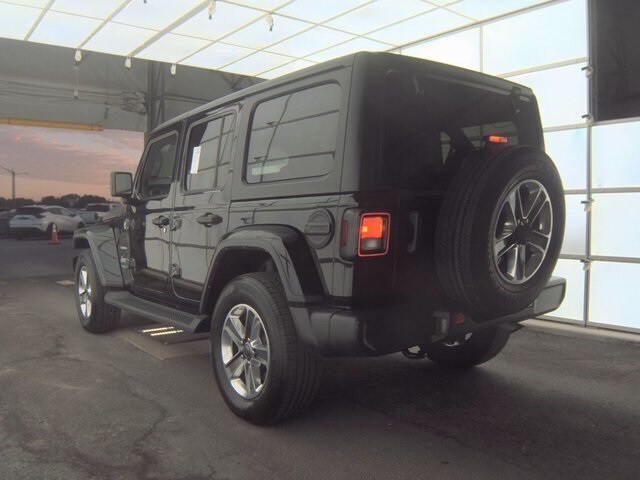 2022 Jeep Wrangler Unlimited Sahara photo 4