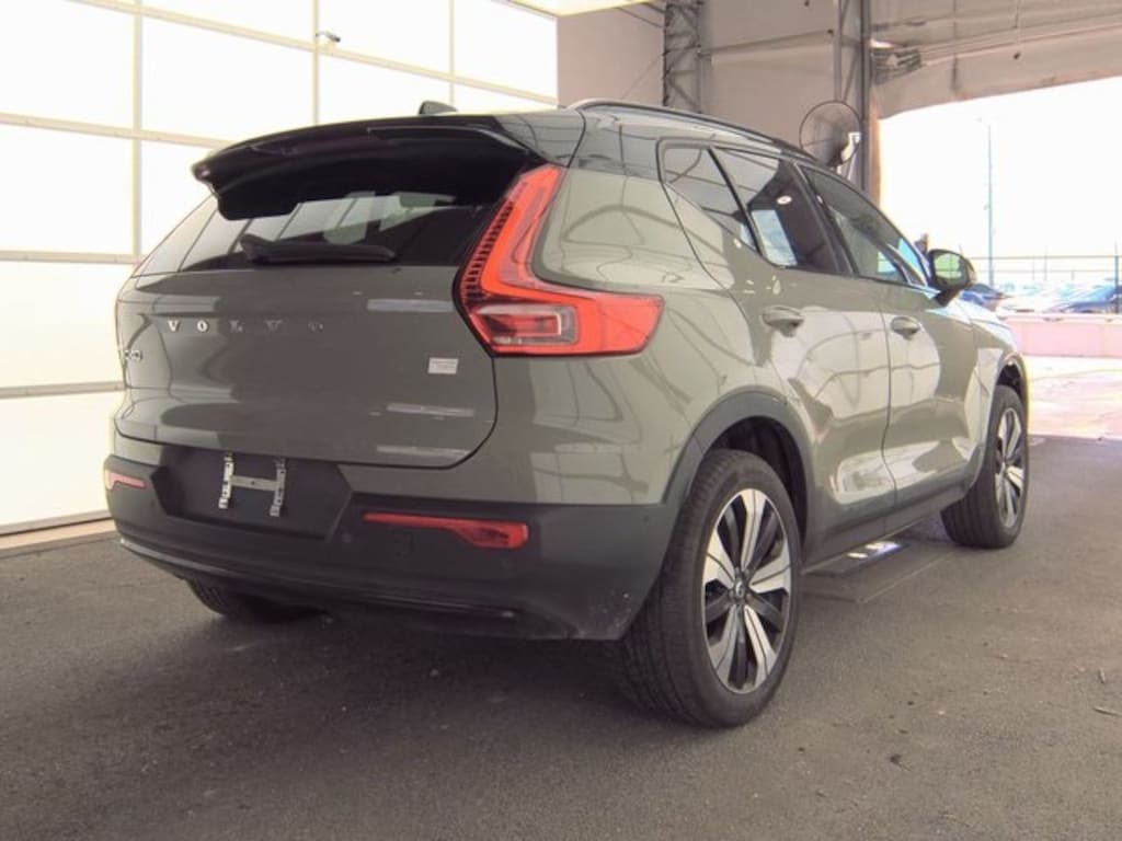 Used 2023 Volvo XC40 Recharge Pure Electric Twin Plus SUV