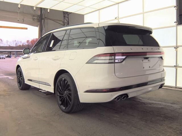2023 Lincoln Aviator Black Label photo 4