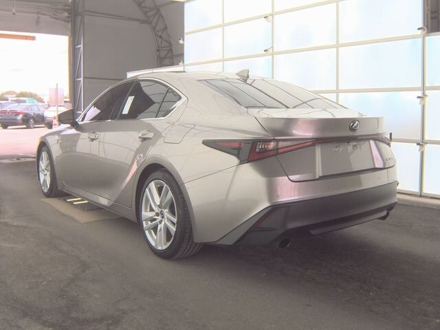 2023 Lexus IS 300 photo 4