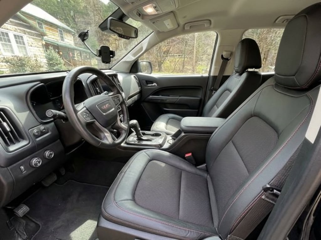 Used 2021 GMC Canyon AT4 w/Leather Truck