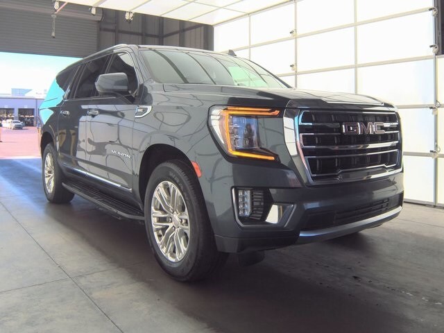 2021 Gmc Yukon XL SLT photo 3