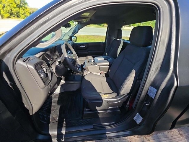 2021 Chevrolet Silverado 1500 photo 2
