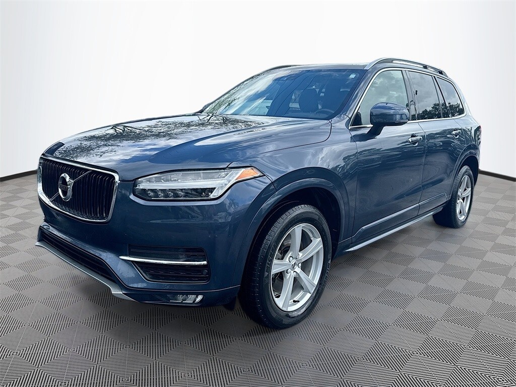 2019 Volvo XC90 T5 Momentum photo 3