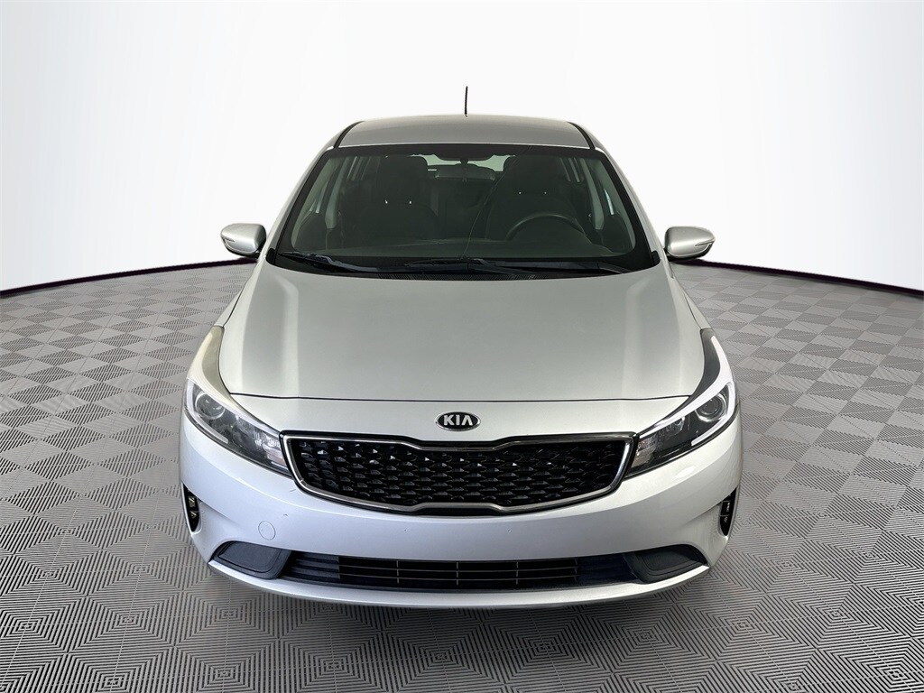 2017 Kia Forte LX photo 2