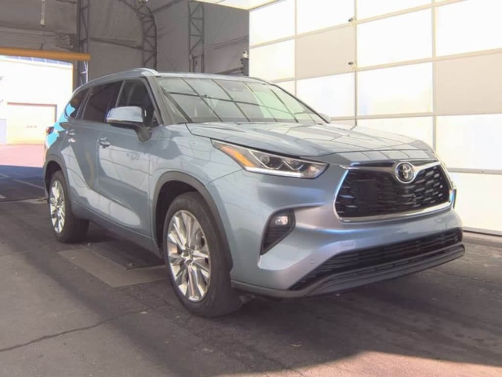 Used 2021 Toyota Highlander Limited SUV