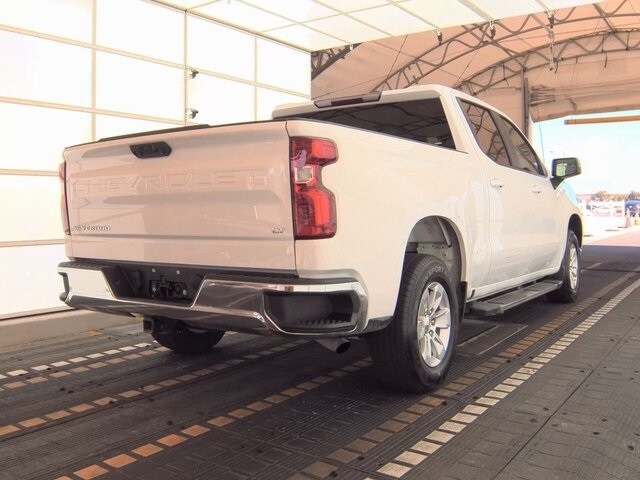 2023 Chevrolet Silverado 1500 LT photo 2