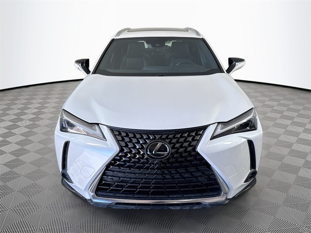 2020 Lexus UX 200 photo 2