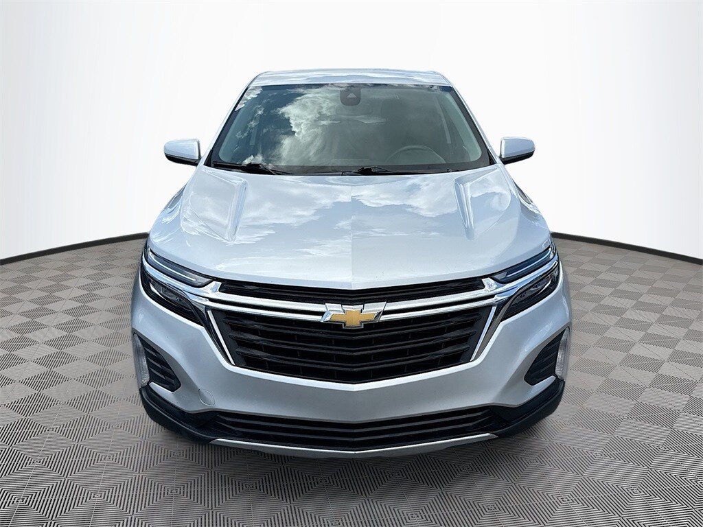 2022 Chevrolet Equinox LT photo 2