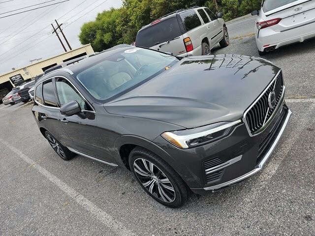 2022 Volvo XC60 B5 Inscription photo 3