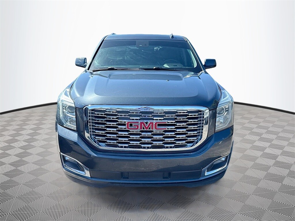 2020 Gmc Yukon SLT photo 2