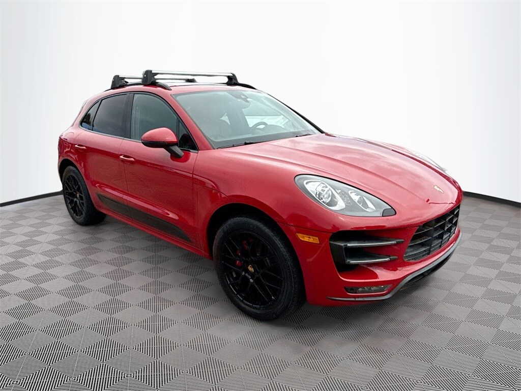 2018 Porsche Macan Turbo photo 3