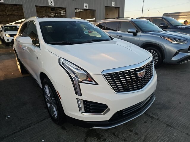 2024 Cadillac XT5 Premium Luxury photo 3