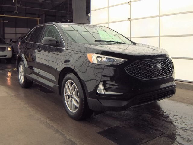 2023 Ford Edge SEL photo 3