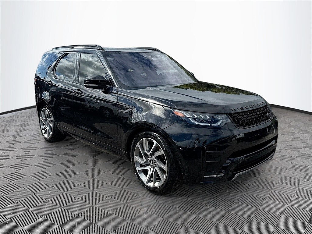 2020 Land Rover Discovery Landmark photo 2