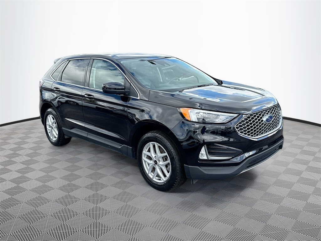 2023 Ford Edge SEL photo 3