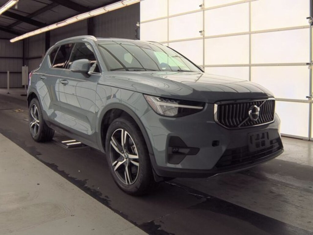 Used 2023 Volvo XC40 B4 Plus Bright Theme SUV