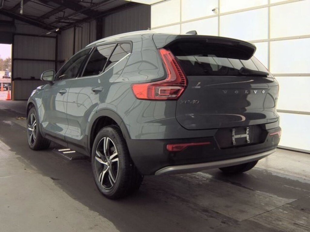 Used 2023 Volvo XC40 B4 Plus Bright Theme SUV