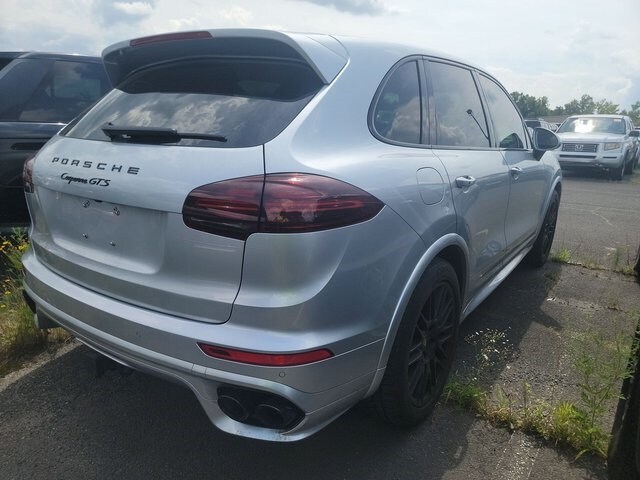 2017 Porsche Cayenne GTS photo 2