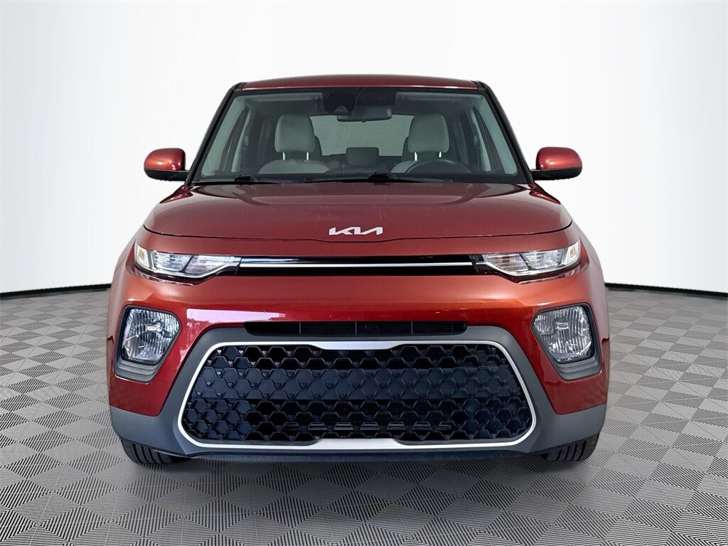 2022 Kia Soul LX photo 2