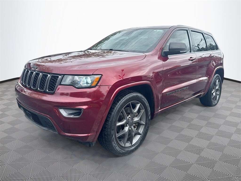 2021 Jeep Grand Cherokee Anniversary Edition photo 3