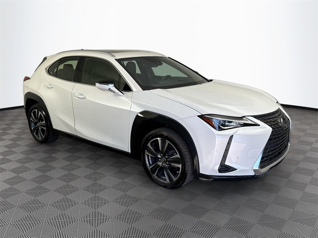 2020 Lexus UX 200 photo 3