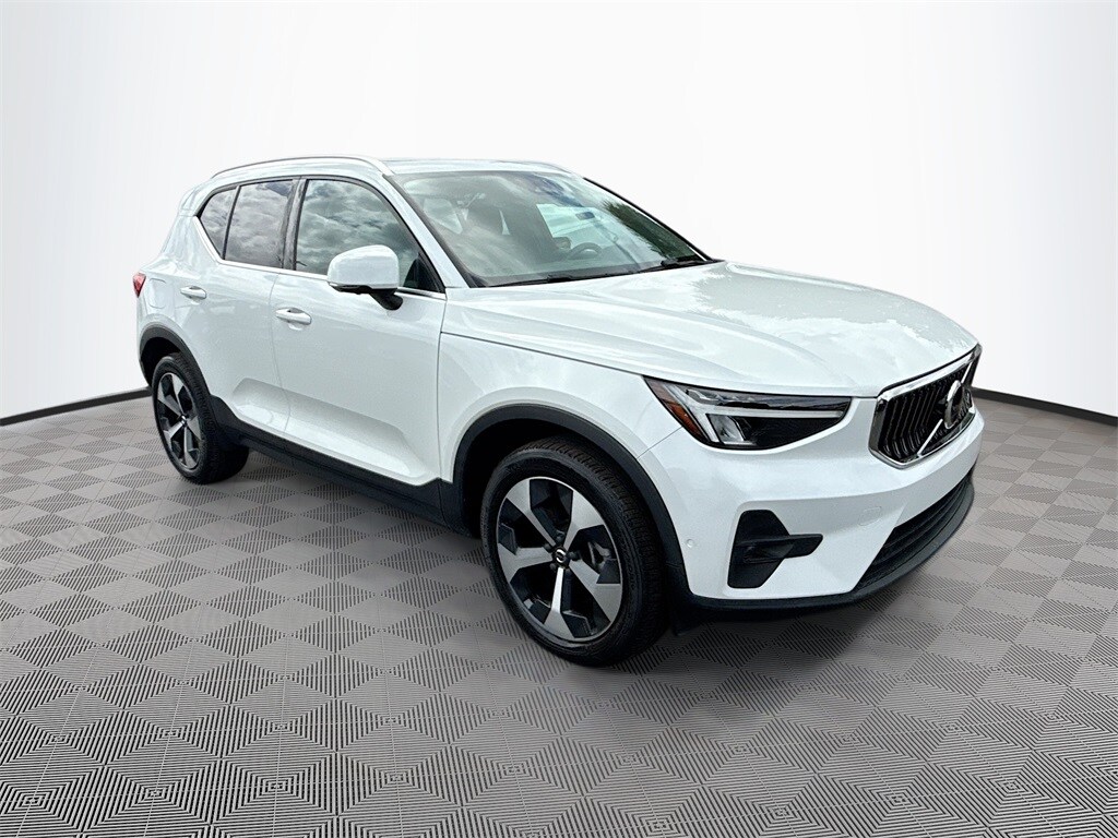 Used 2024 Volvo XC40 B5 Plus Bright Theme SUV