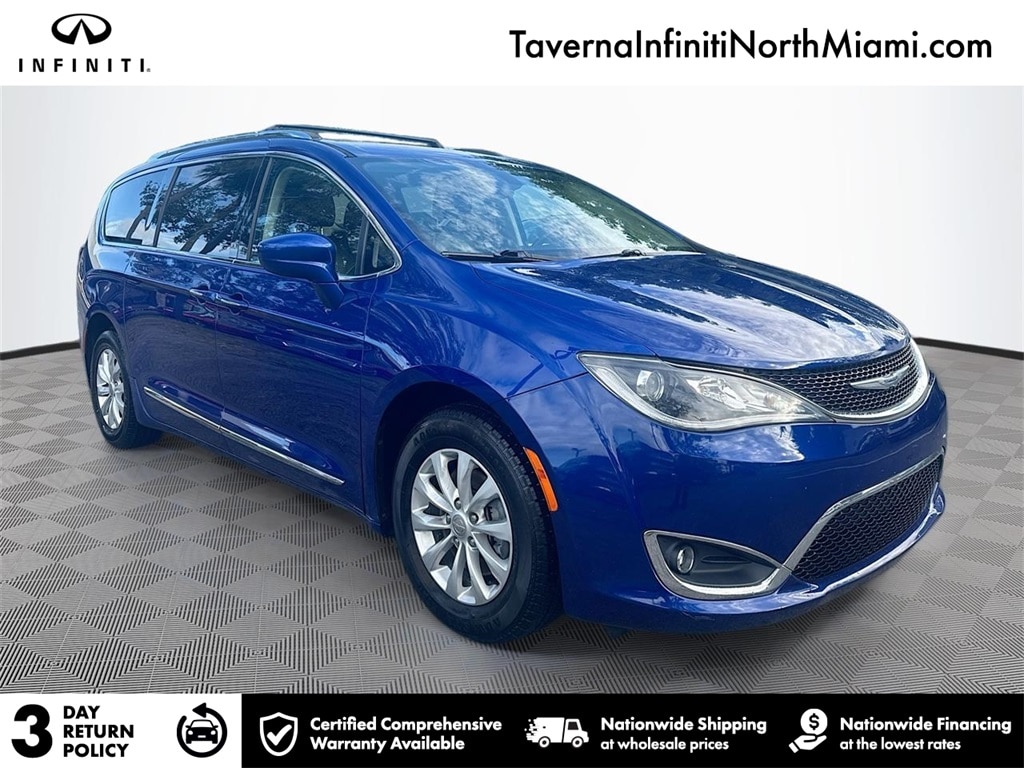 Used 2018 Chrysler Pacifica Touring L Minivan/Van