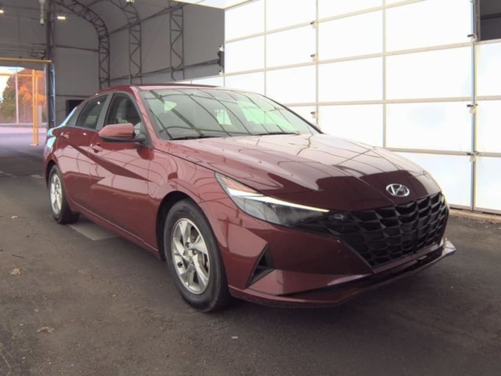 Used 2023 Hyundai Elantra SE Sedan