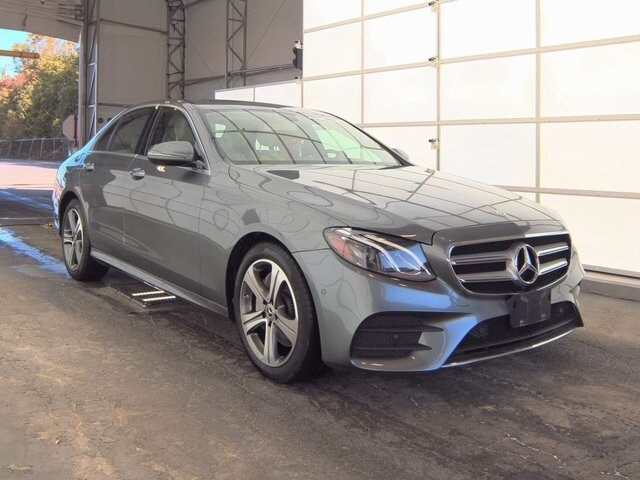 2017 Mercedes Benz E 300 Sedan photo 3