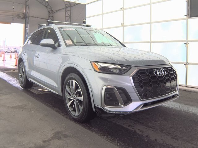 2022 Audi Q5 45 S line Premium photo 2