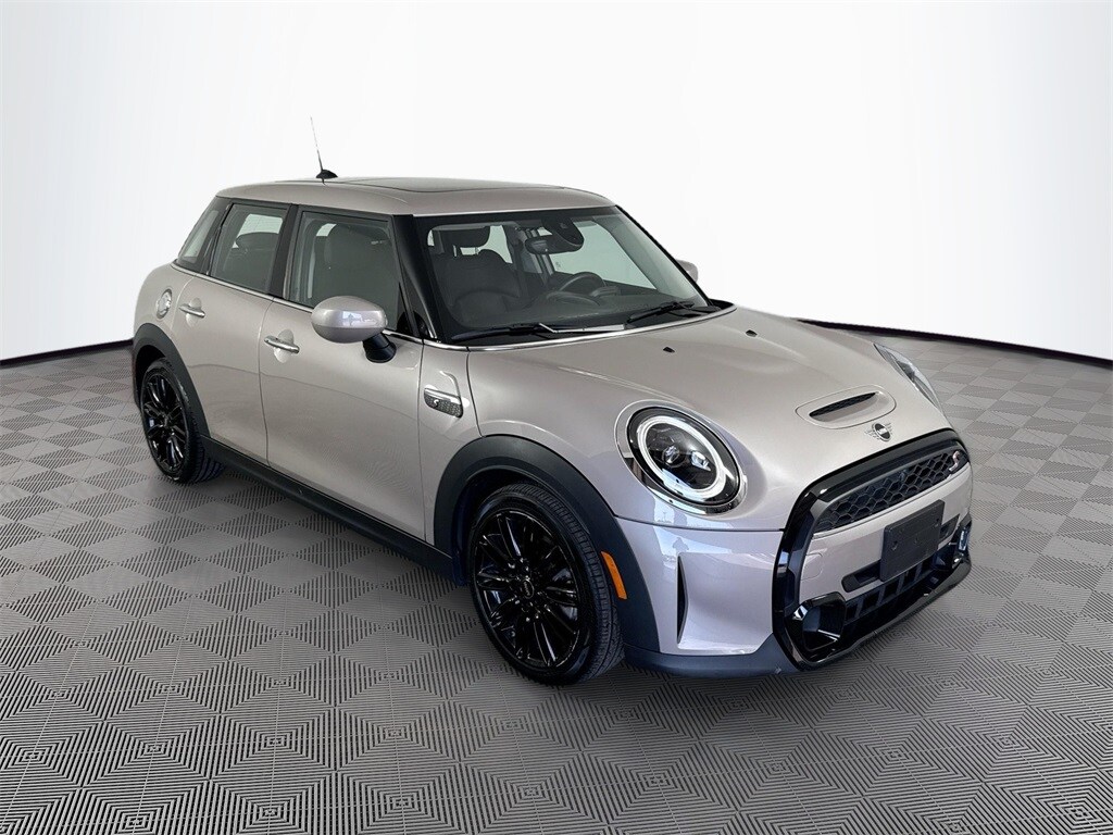 2024 Mini Cooper Hardtop S photo 3