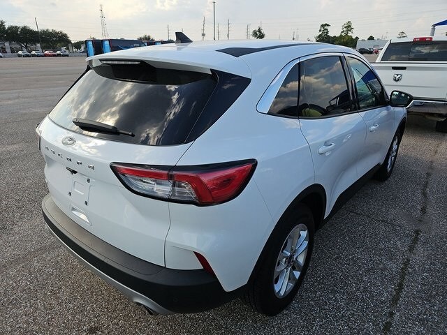 2022 Ford Escape SE photo 2